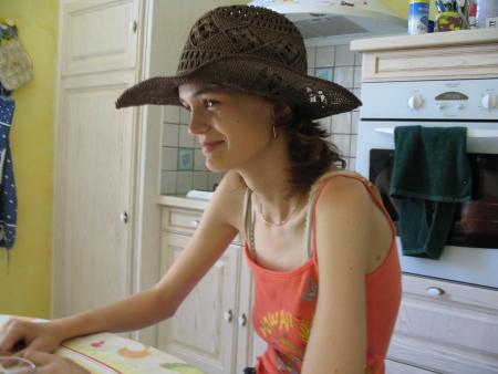 moi avec mon chapeau